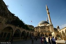 Halil-ür Rahman Camii