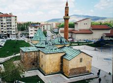 Ahi Evran Camii ve Türbesi